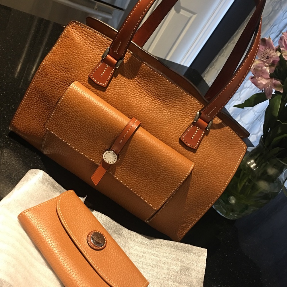 Dooney bourke handbag bag!!